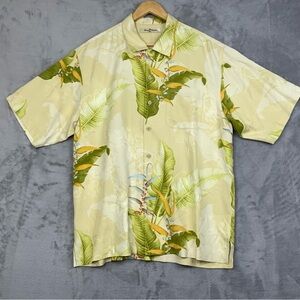 Tommy Bahama 100% Silk Mens Medium Shirt. Yellow Flowers Hawaiian Camp.
